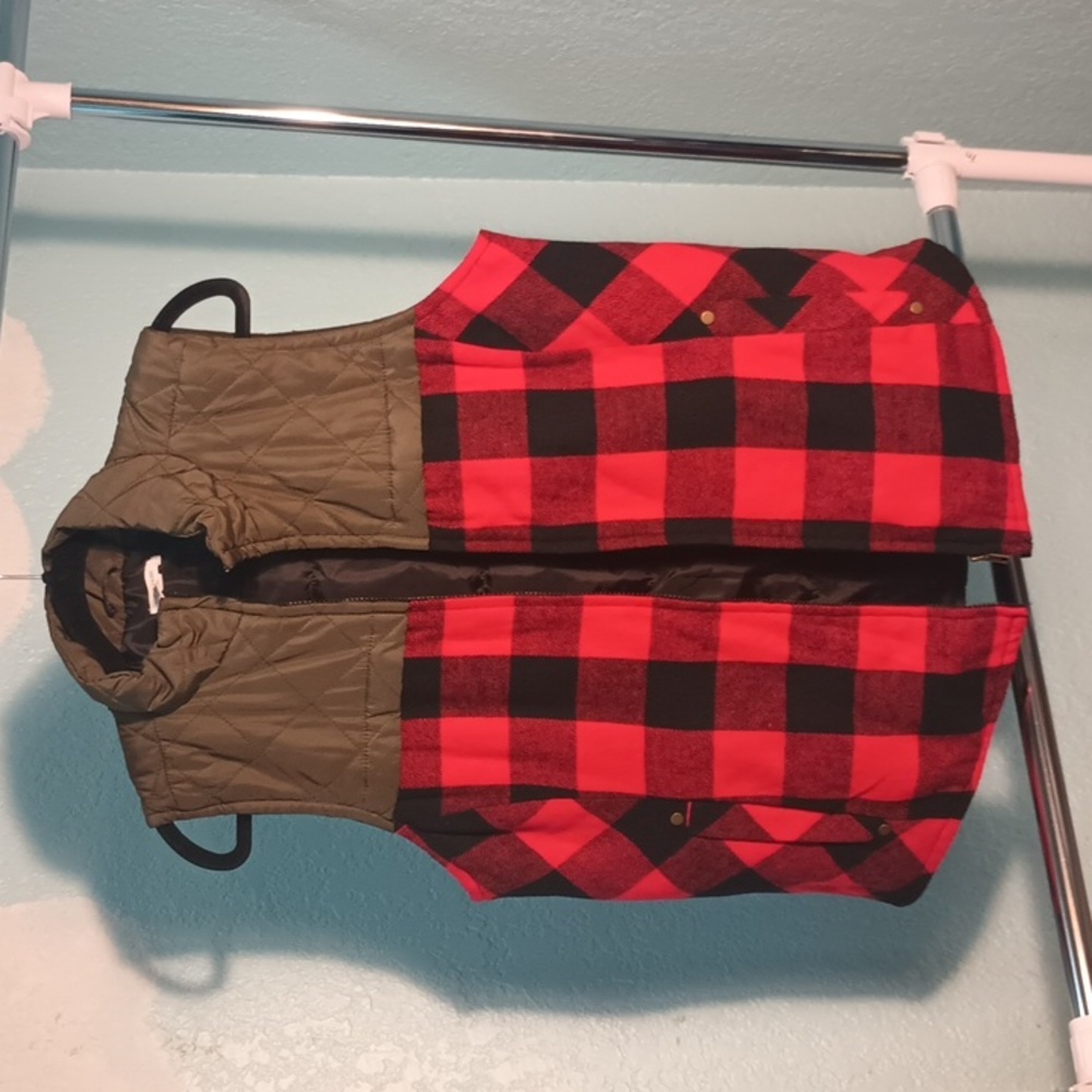Maurices Flannel Puffer Zip up vest